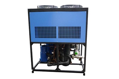 操作冷水機(jī)時(shí)有哪些注意事項(xiàng)？